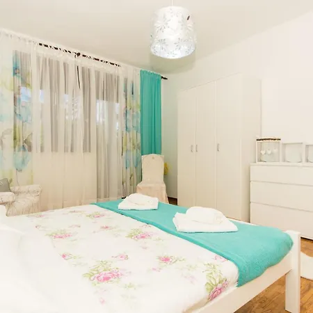 Lorenzo شقة تروغير