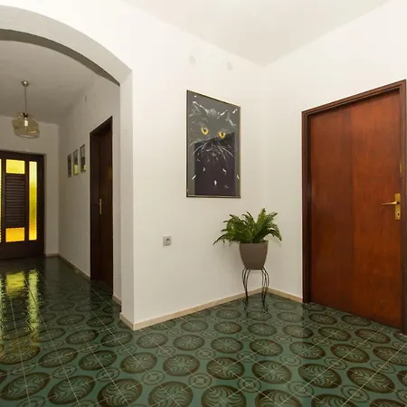 Lorenzo شقة تروغير